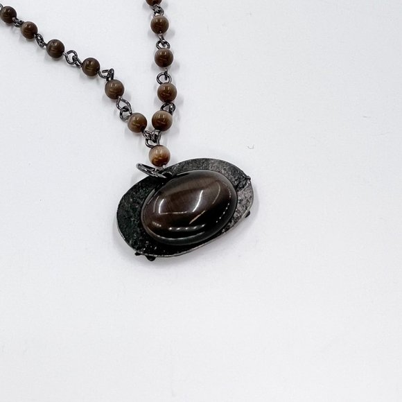 Up-Cycled - Tigers Eye Beaded Necklace Reversable Tiger Pendant 16” Necklace - Picture 6 of 7